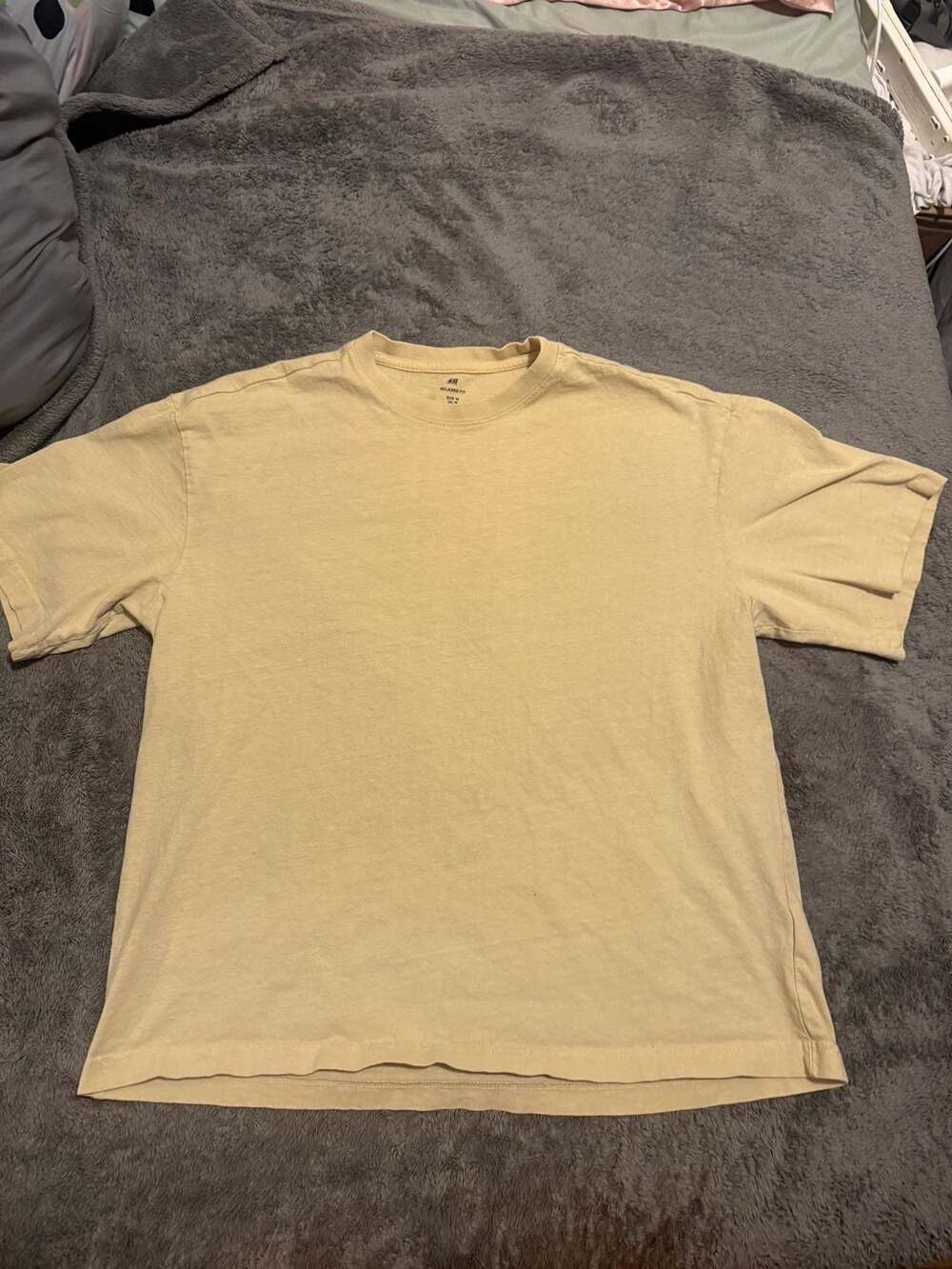 H&M Relaxed Fit Yellow Short Sleeve T-Shirt Size M